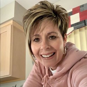 Meet your Posher, Carla